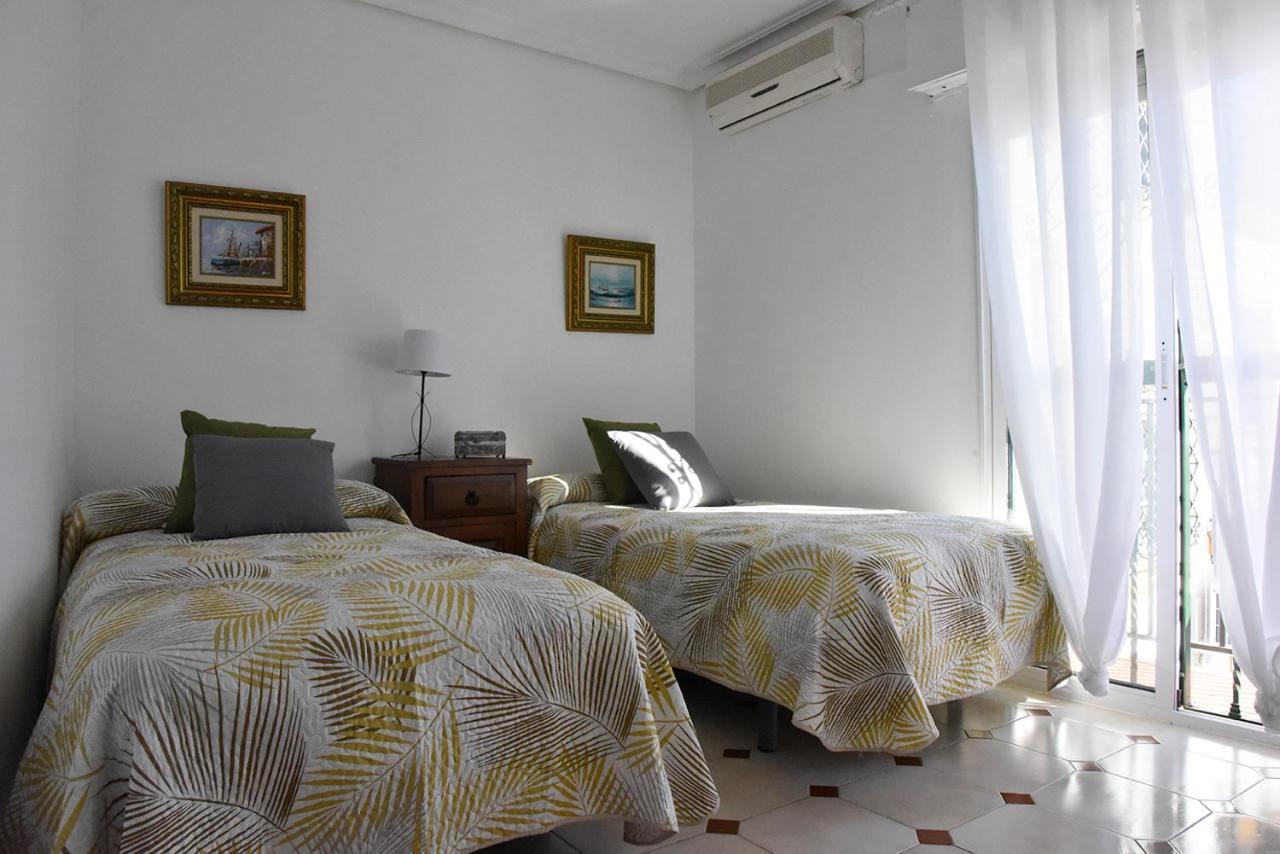 Room Martinez Sevilla Bagian luar foto