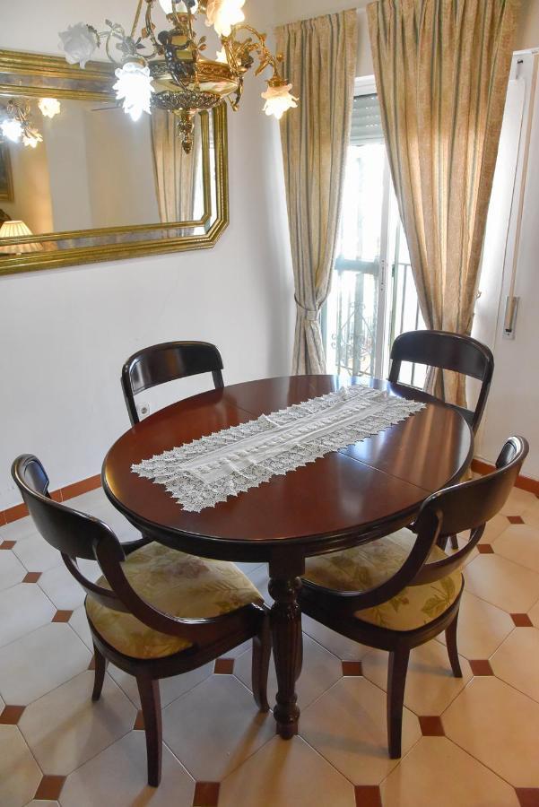 Room Martinez Sevilla Bagian luar foto